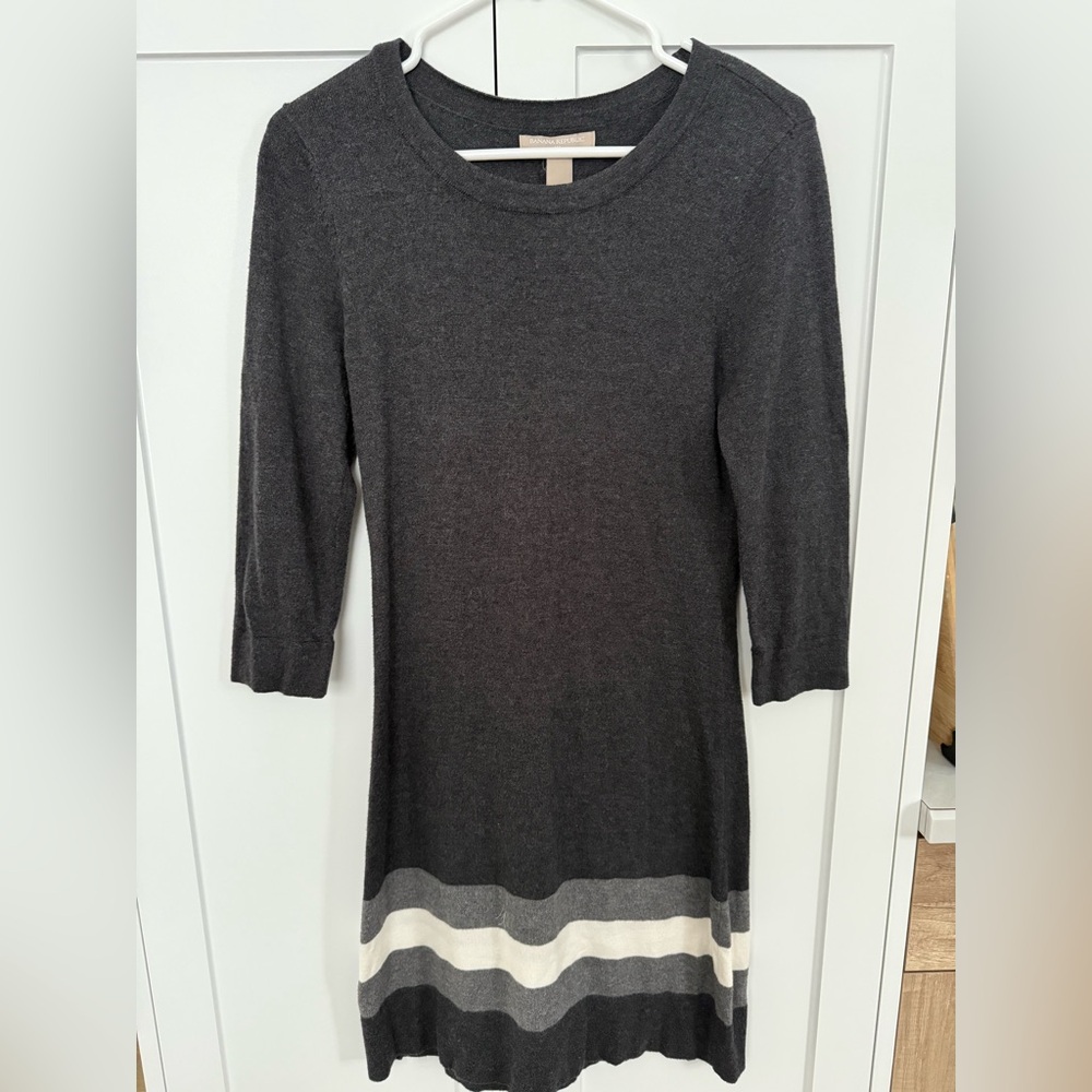 Banana Republic Gray and Cream Long Sleeve Dress
